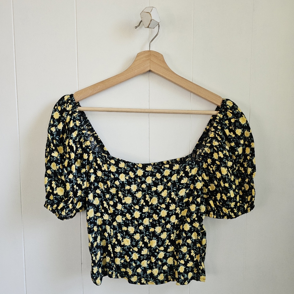 ☆ F21 Floral Crop Top